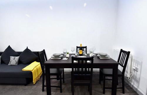 Lancing Apartments - Spacious 2 Bed - Sleeps 6 - Burnham Village - Foto 16