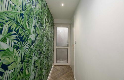 Spacious 3BR Home w Terrace - Ideal for Groups - Photo 16