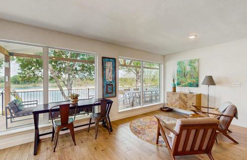 Waterfront Home with Kayaks, Game Room, Firepit, & Enormous Deck - Foto 13