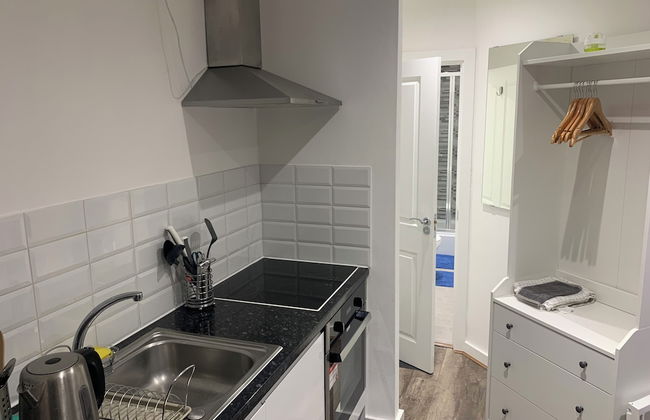 Cosy 1-bed Studio in Northolt - Foto 6