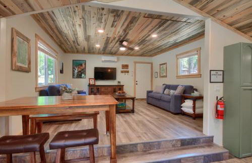 Beetlebark Bungalow- Inside Yosemite w/ hot tub EV charging cable - Foto 5