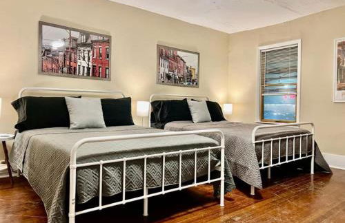 Amazing Sleeps 19 with 14 beds at Downtown Location - Foto 6