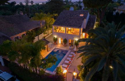 Vacation Marbella I Villa La Cabane, Luxury, Heated Pool, 300m to the Beach - Foto 2