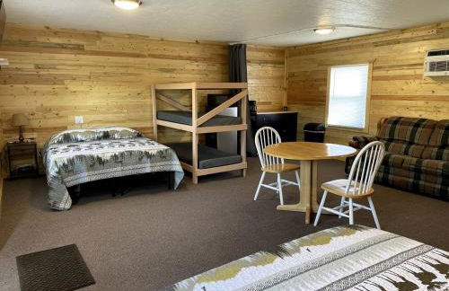 Wonderful Cabin that Sleeps 12 near the Cedar River in Letts, Iowa - Foto 5