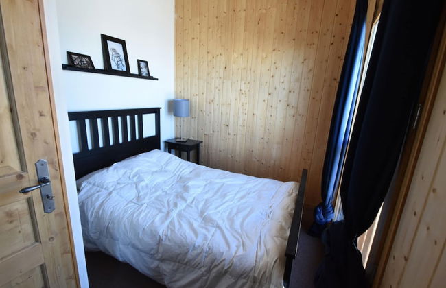 Splendid Chalet in Chamrousse With TV - Photo 4