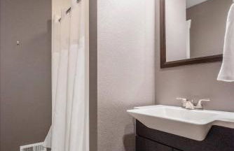 Mid-Mod Marvel Central Game RmWet Bar Patio - Foto 28