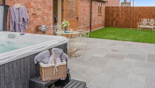 Swifts Retreat - Photo 4, Garden, Garden view