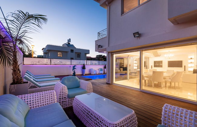 Luxurious Villa with great location - Foto 21