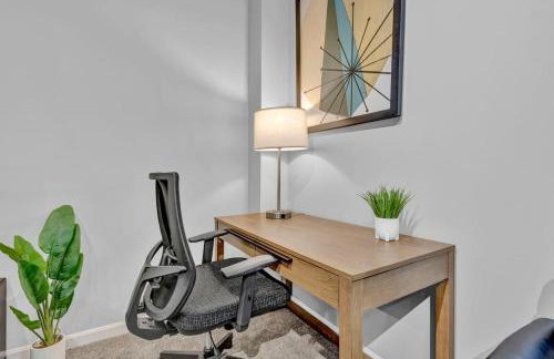 Stylish Condo • Walk to Theaters • Parking - Foto 5