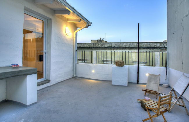 Lovely 70s Style Patio and Terrace - Photo 40