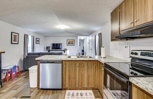 Riverfront Floral City Stay with Dock and Hot Tub! - Foto 11