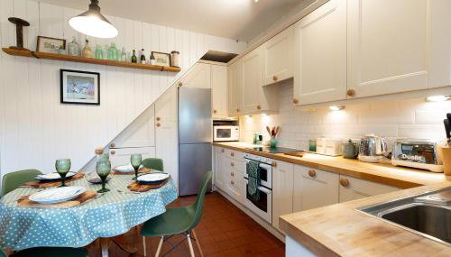 DUNELM COTTAGE - Three Bed Cottage in the heart of the Peak District - Foto 3, stove, dishwasher, pet friendly, toaster
