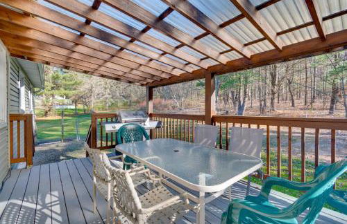 Peaceful Horseheads Hideaway with Deck and Yard! - Foto 2