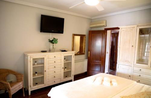 TOLEDO ENCANTADO Piscina y BBQ privada 2,5 km de Puy du Foy - Foto 32