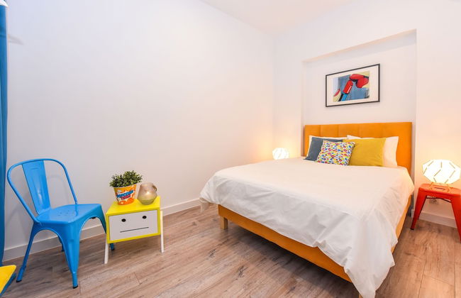 Parliament & River View Apartments - Photo 11