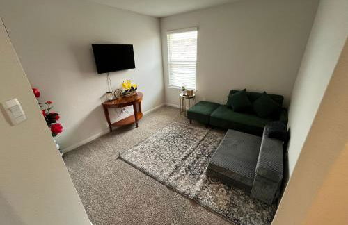 New 4BR Walk to Community Pool & Playground - Foto 27