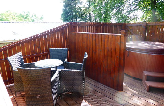 Birch Lodge 13 with Hot Tub - Photo 12