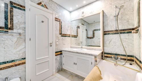 DB Apartment - Photo 5, Shower