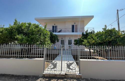 Koulouras Holiday Apartments - Photo 2