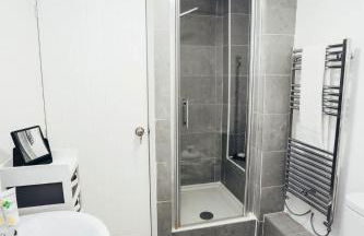 Snug 1 Bed Apartment in Derbyshire with Free Parking - Foto 12