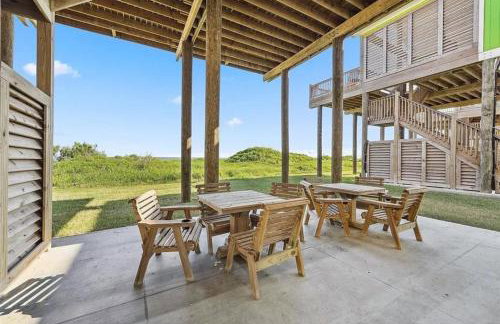 Beachfront Views with 3 bedrooms and 2 bathrooms - Foto 32