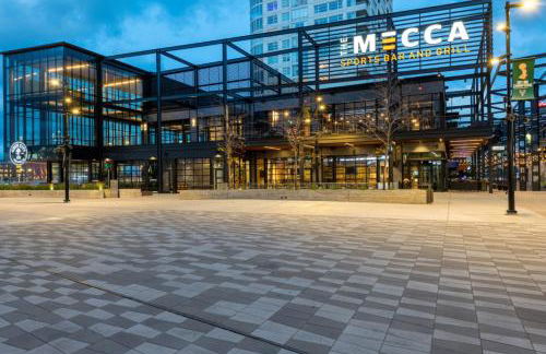 Modern Studio Apt with Rooftop, Gym, and Parking - Foto 9