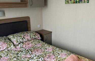 Serenity 2 and Serenity 1 Central lounge sleeps 6 3 bedrooms with 2 bathroom - Foto 16