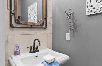 Downtown Urban Loft above Restaurant #7 - Foto 16