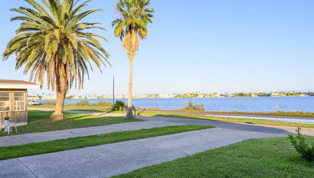 Attitude Adjustment by Miss Kitty’s - Foto 2, Servicios del alojamiento