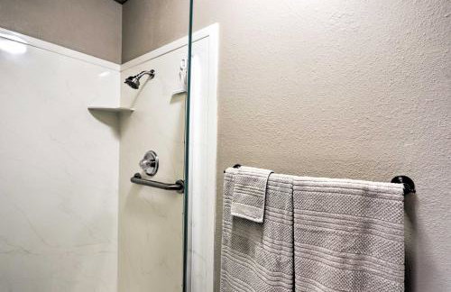 Grand Junction Golf Course Condo w/ Balconies - Foto 17