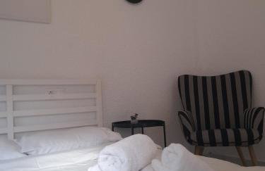 Funky, cute flat close t center - Foto 20