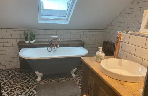 Farndale House-Hot tub - Photo 39