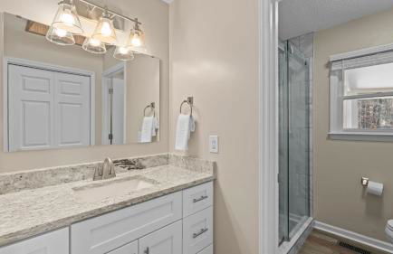 Pleasant Cove Waterfront Getaway With Fire Pit, Deck, and Lake Views - Foto 56