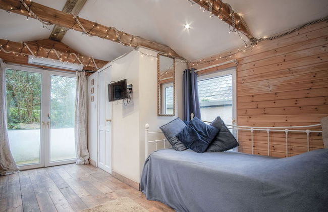 The Lodge - 1 Bedroom - Freshwest Beach Retreat - Photo 7