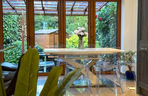 Luxurious 3Bed House with Spa Bath & Garden - Foto 49