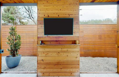 Riverfront Escape - Photo 24