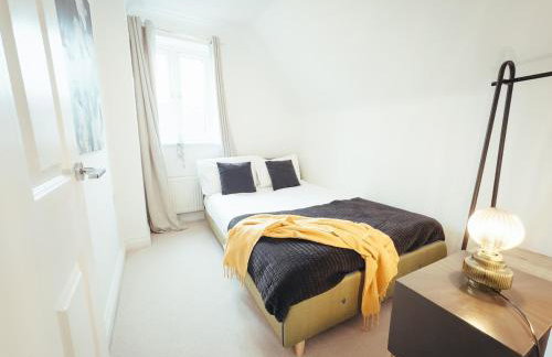 5 Bed Family Home- Free Parking - Foto 41