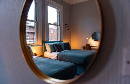 St Johns, Wakefield - Self check in & free parking - Foto 50