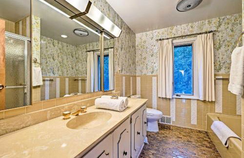 Family Winter Retreat with Hot Tub 14 Mi to Slopes! - Foto 15