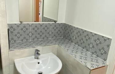 Redhill Town Centre Garden Flat - Foto 18