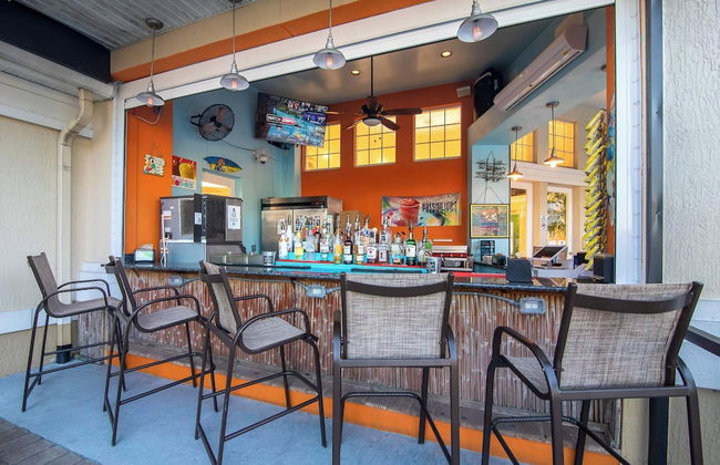 Mickey's Hide Away Screened-in Pool - Foto 51