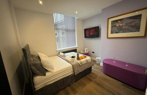 Luxury 6-Bed House - 6 En Suite- Jaquzzi Baths - Private Parking - Suitable for contractors - Foto 55