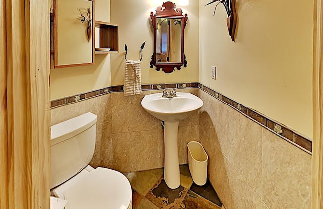 Round House on Round Lake - Photo 21