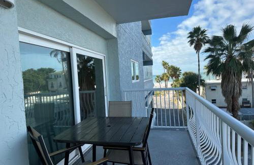 Beach Retreat in Redington Shores - Foto 18