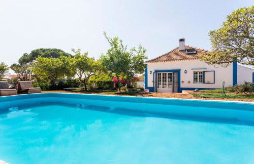 Cottage with Pool,Gourmet BBQ,Wood Oven&Games Barn - Foto 1