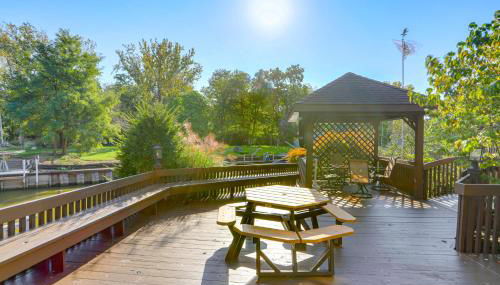 Vermilion River Home with Hot Tub and Private Dock! - Foto 3