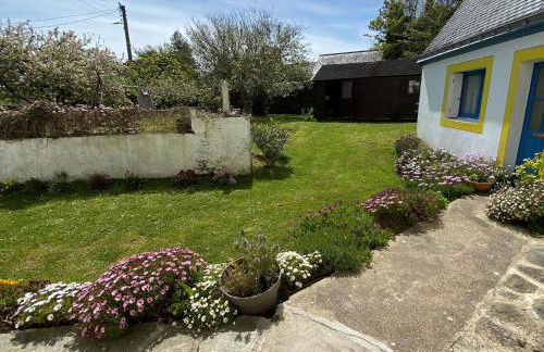Maison ancienne charmante avec jardin, proche du port de Groix - FR-1-813-8 - Photo 8