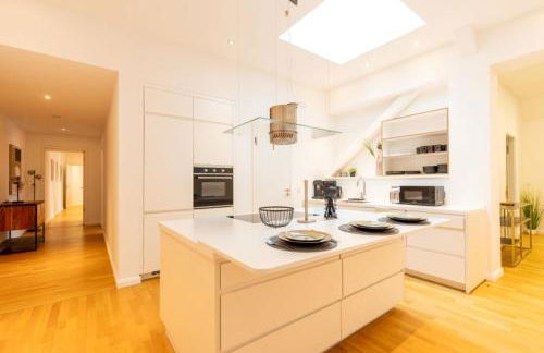 Modern Kudamm Luxury Home with 2 kitches - Foto 20