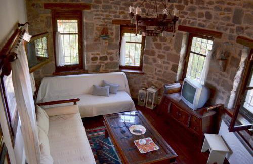 Lesvos Tower House Komninos - Photo 8