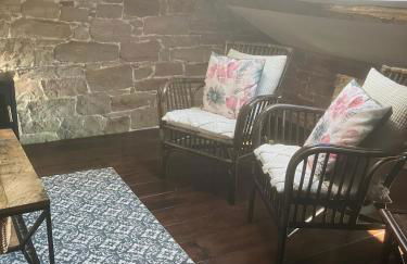 Historic converted byre in courtyard of 16C house - Foto 25